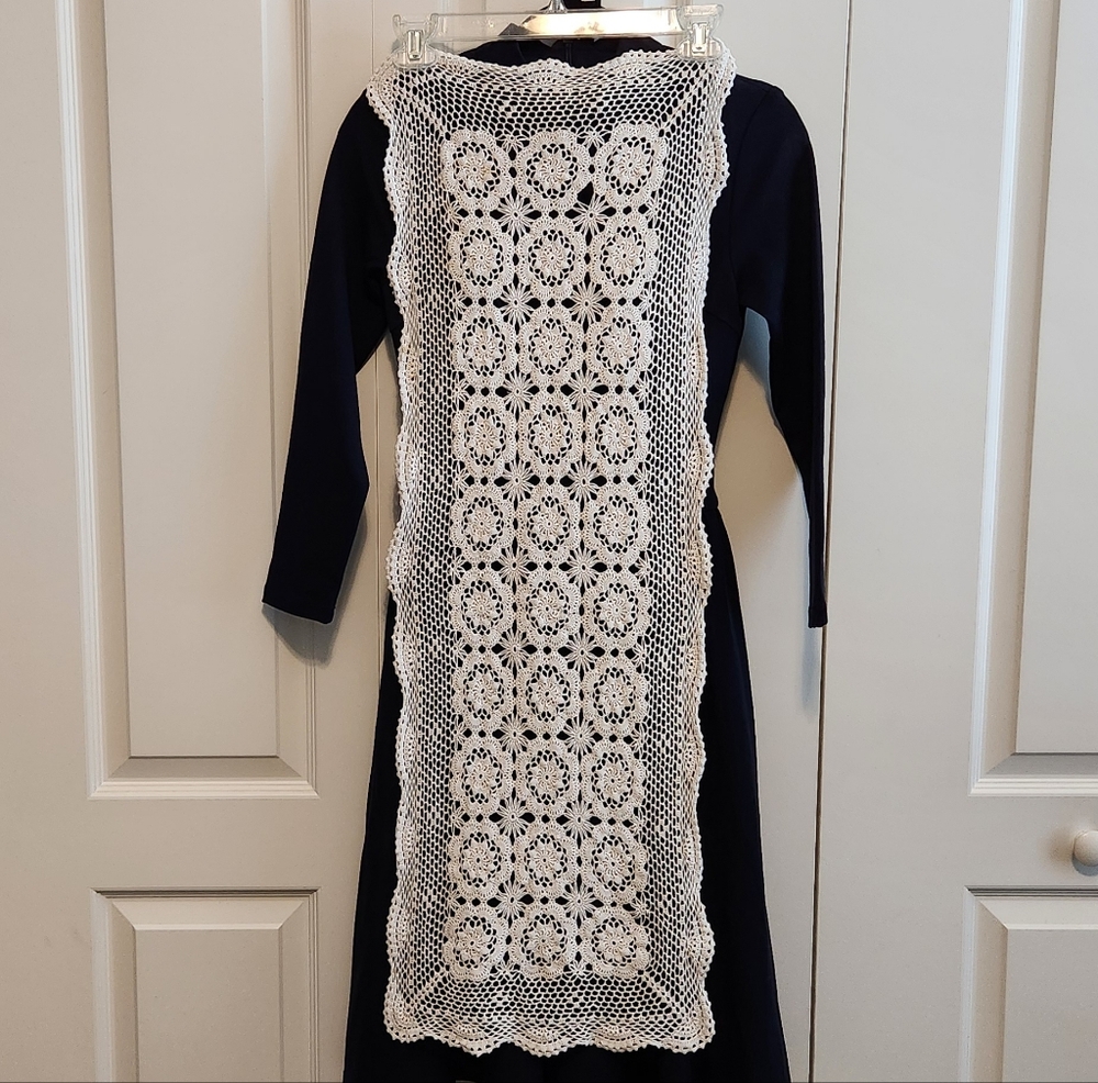 Vintage Crochet Lace Table Runner